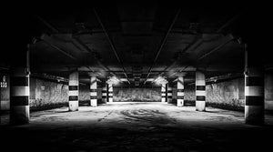 ONIRIC - au-delà du garage. Agence de création, d’aménagement et de décoration pour le garage. Site de vente en ligne d'une sélection d'articles dédiés à la décoration, la protection et le plaisir mécanique (auto/moto/vélo).