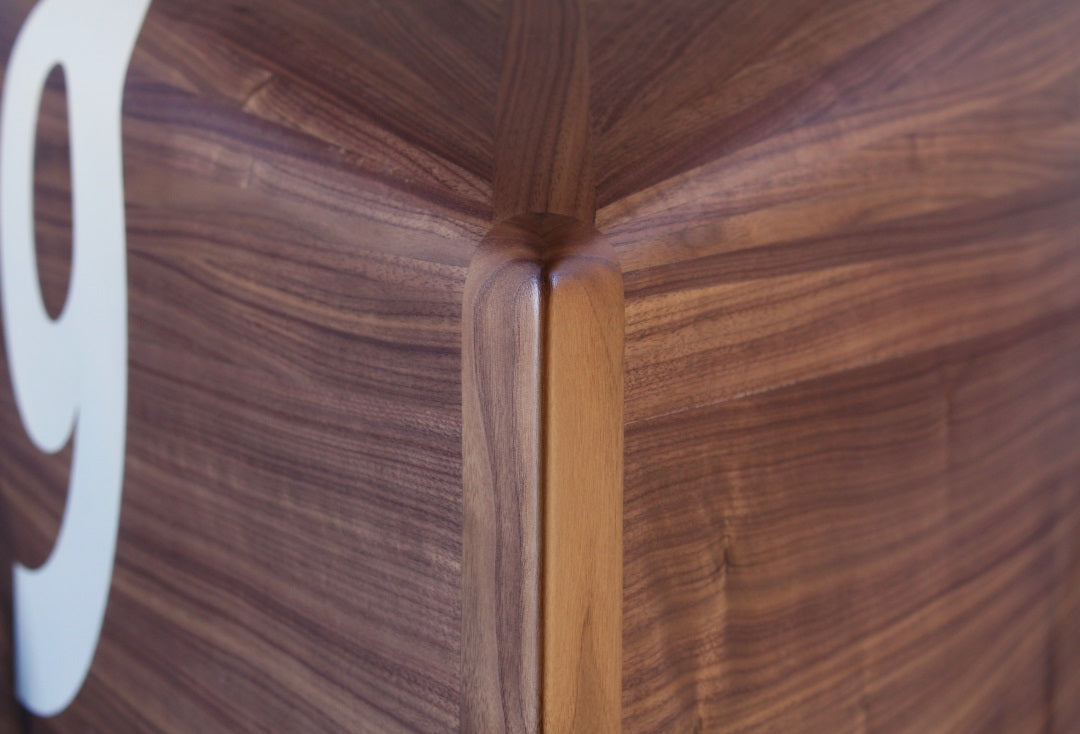 Le FAUTEUIL Type 35 noyer d'Amérique - Atelier Stéphane Carton - ONIRIC