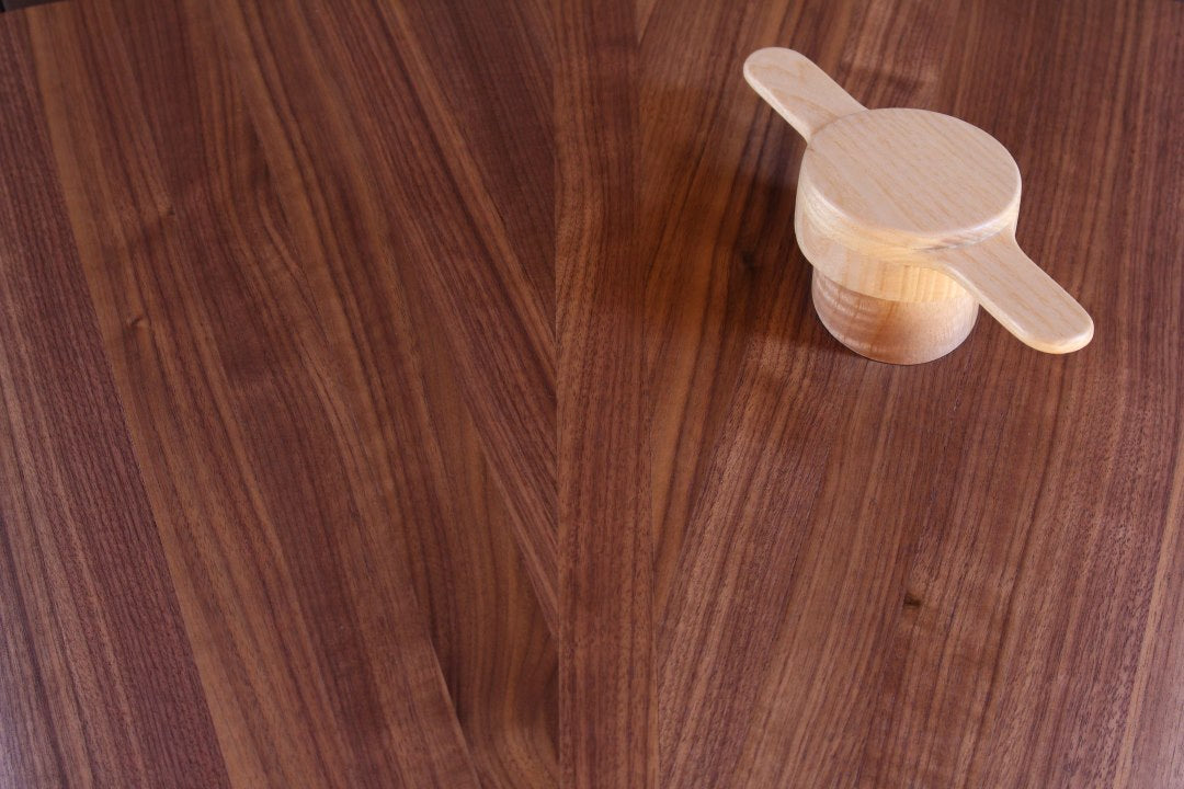Le FAUTEUIL Type 35 noyer d'Amérique - Atelier Stéphane Carton - ONIRIC